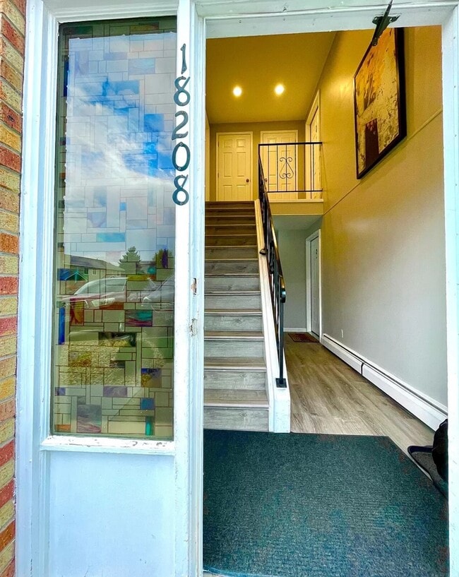 Building Photo - 18208 W 3rd Pl, Apt 1