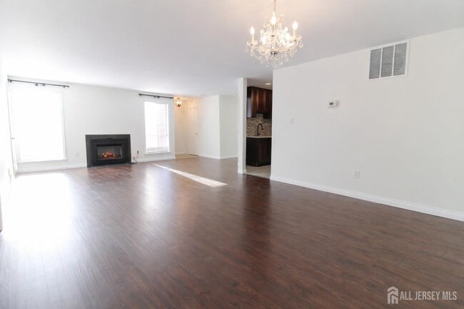 Building Photo - 455 Hawthorne Pl