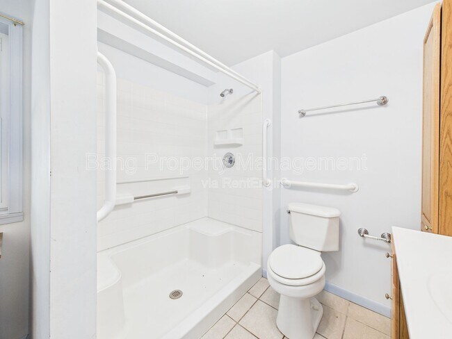 Building Photo - 1233 Pinehurst Rd