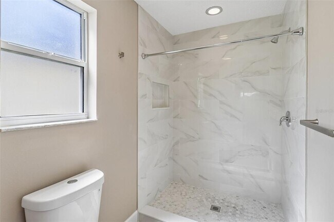 Building Photo - 2609 Privada Dr