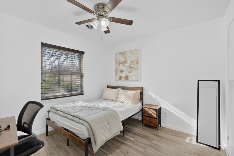 Building Photo - 404 Nottingham Dr