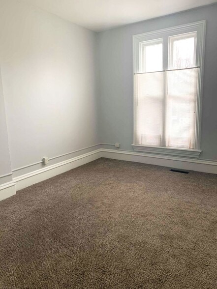 Building Photo - 635-639 Oregon Street