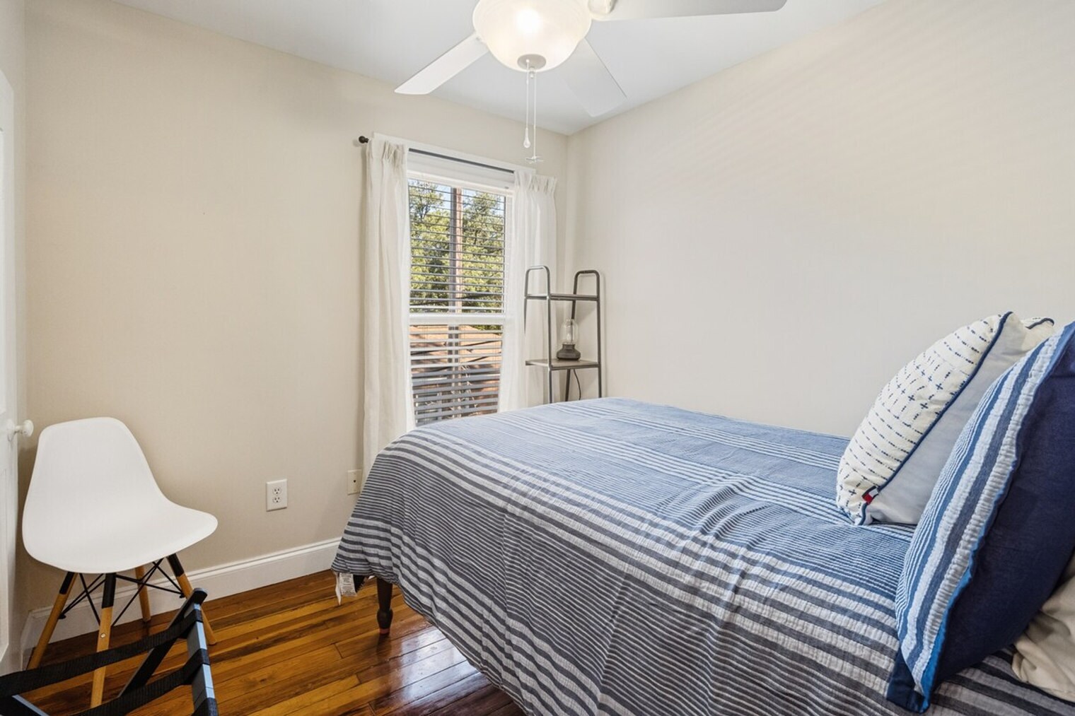 Building Photo - 220 Cleland St