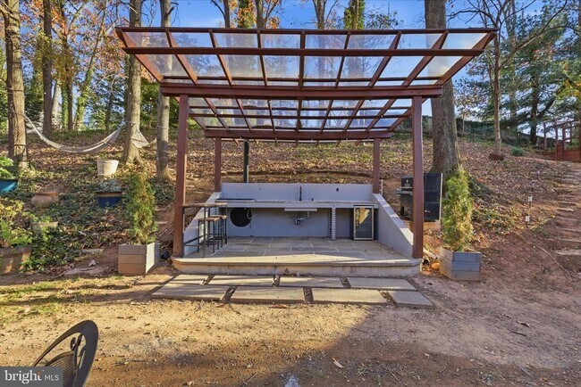 Building Photo - 7203 Arthur Dr