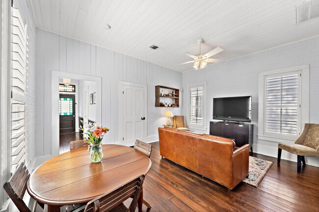 Building Photo - 2013 Decatur St