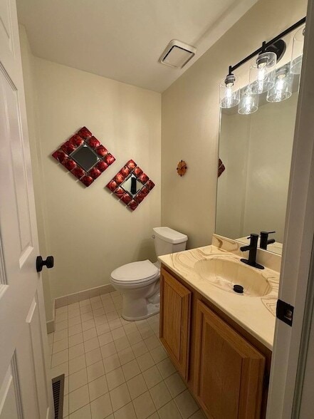 Building Photo - 534 River Front Cir