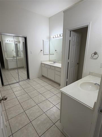 Building Photo - 11821 Stephenville Dr