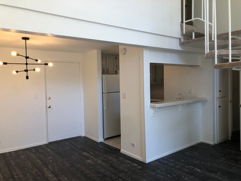Building Photo - 1440 Veteran Ave