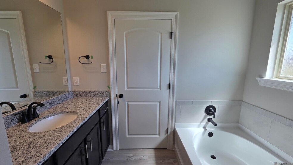 Building Photo - 25662 Tarver Dr