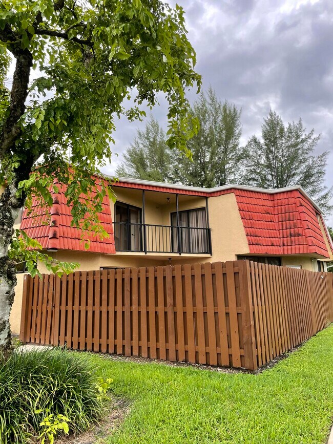 Building Photo - 22976 Oxford Pl