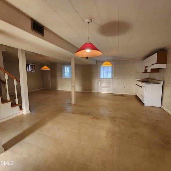 Building Photo - 744 Durham Rd