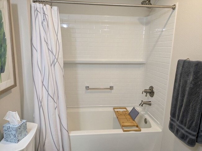 Building Photo - 1750 Debellis Ln