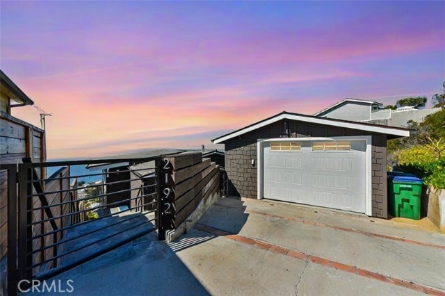 Building Photo - 2192 Crestview Dr