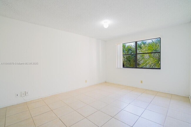 Building Photo - 9033 Wiles Rd