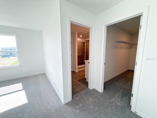 Building Photo - 1327 Normandy Dr