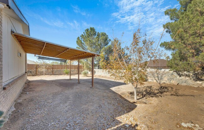 Building Photo - 14509 Encantado Dr