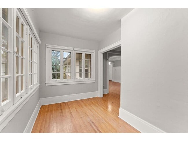 Building Photo - 1501 Summit Ave