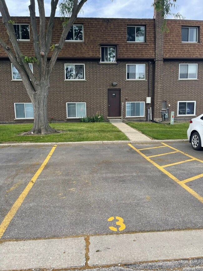 Building Photo - 118 Boardwalk St
