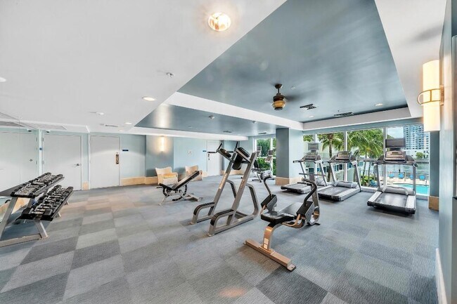 Building Photo - 1945 S Ocean Dr