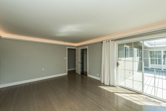 Building Photo - Updated 4 Bed / 2.5 Ba Home in Millbrae Mi...