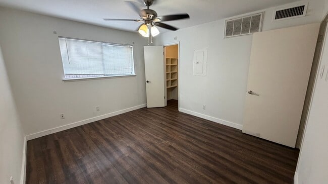 Building Photo - 4107 Avondale Ave