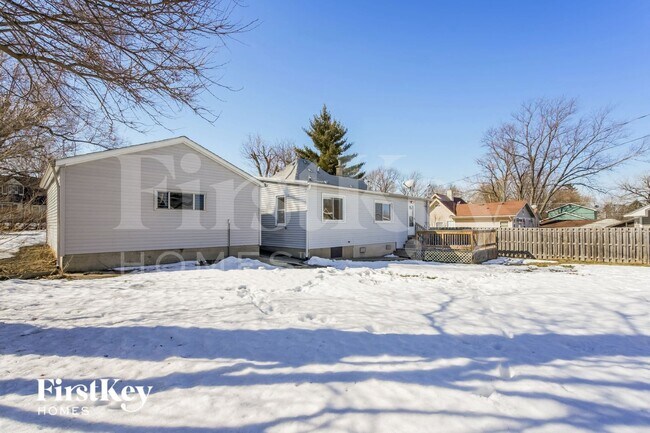 Building Photo - 123 Fairlawn Dr