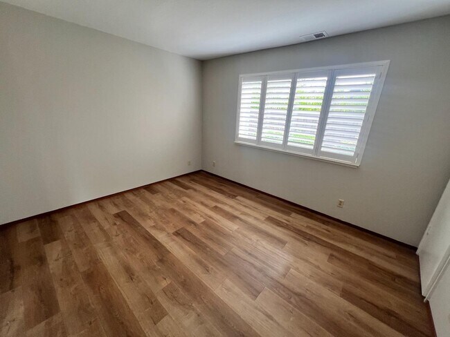 Building Photo - 111 Escobar Ct