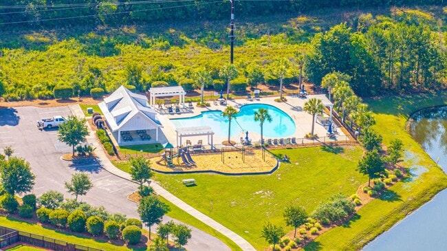 Building Photo - 201 Bigleaf Ct