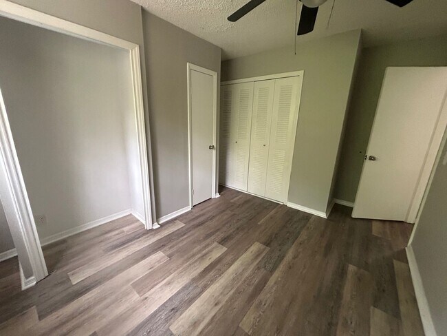 Building Photo - 240-26 Jamil Road, Columbia, SC 29210