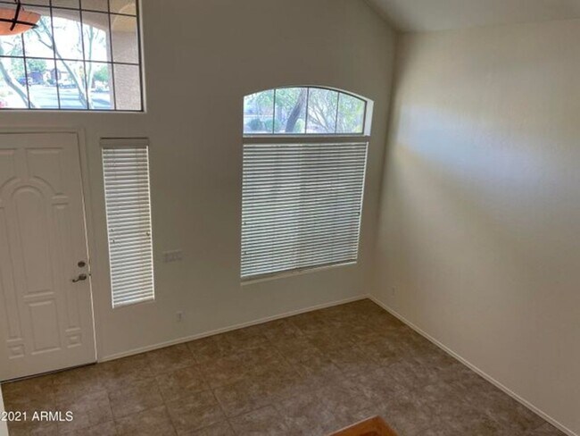 Building Photo - LARGE 4 BEDROOM HOME IN ANTHEM WEST