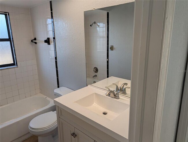 Building Photo - 5327 Baldock Ave