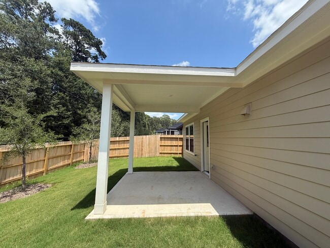 Building Photo - Ridge Top