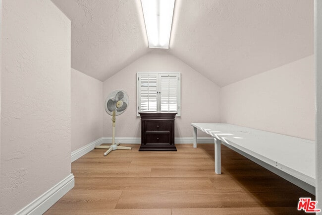 Building Photo - 3722 Alonzo Ave