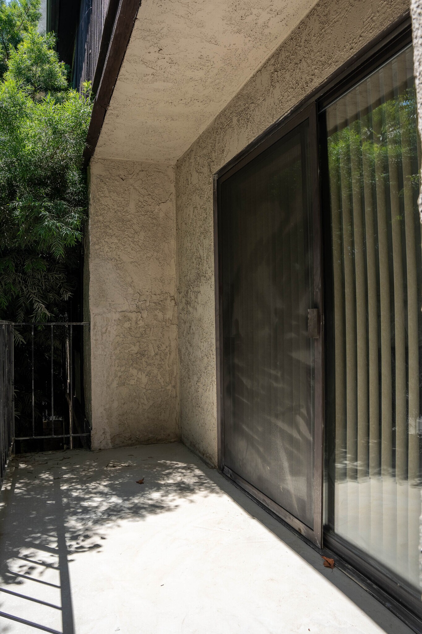 Building Photo - 4919 Laurel Canyon Blvd