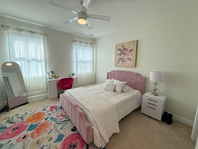 Building Photo - 7 bedroom/6 bath Dr. Phillips Home