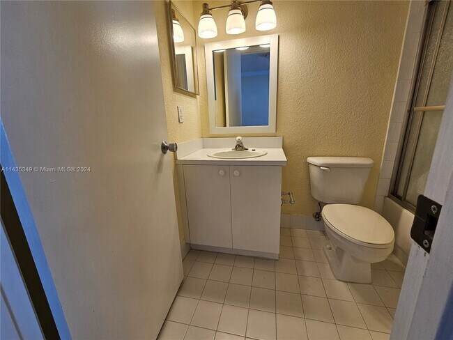 Building Photo - 12611 SW 54th Ct