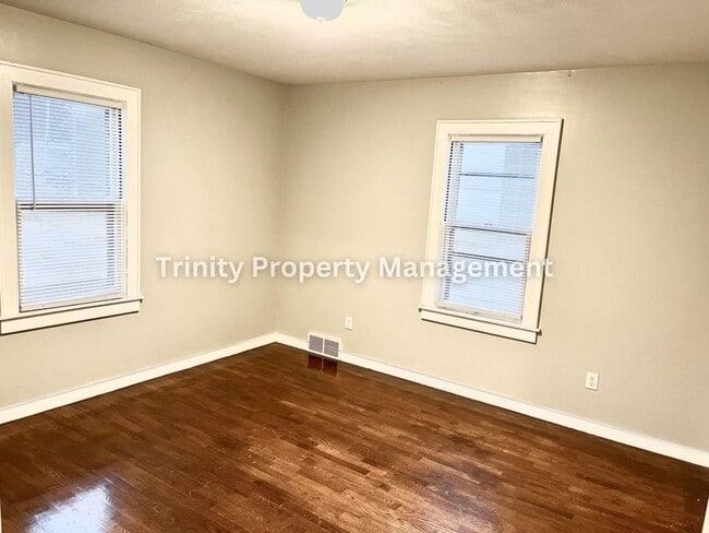 Building Photo - 1297 1/2 N 16th St