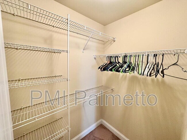 Building Photo - 121 Park Ridge Way