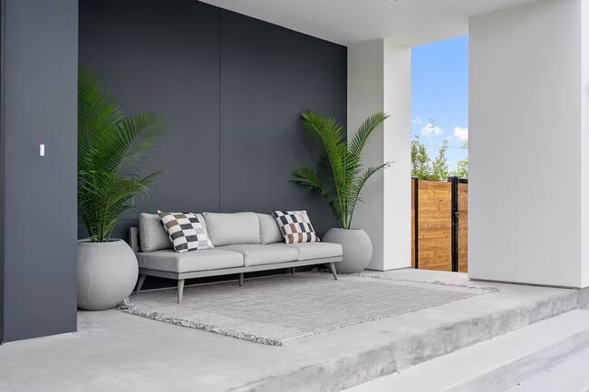 Building Photo - 2109 Barton Hills Dr