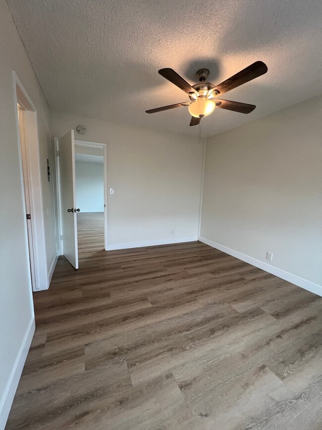 Building Photo - 10761 Palma Vista Ave