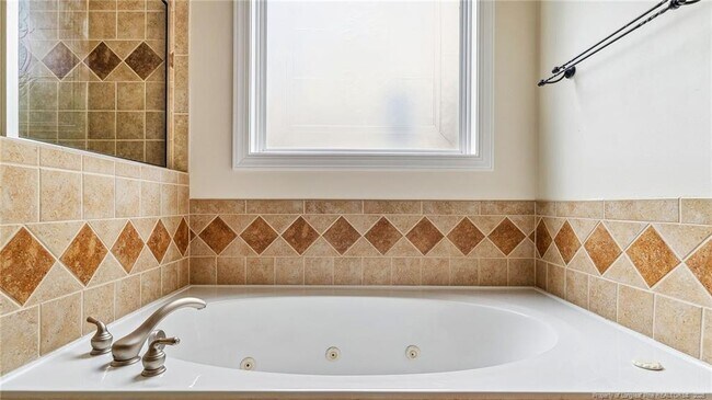 Building Photo - 736 Kensington Park Rd