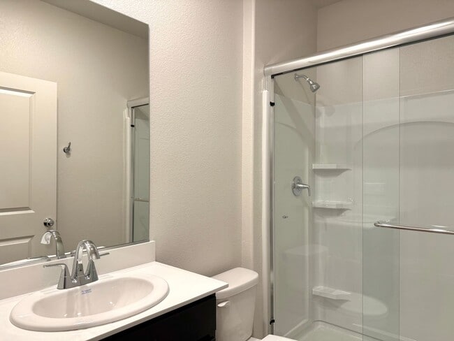 Building Photo - Modern West Sacramento Home Now for Lease