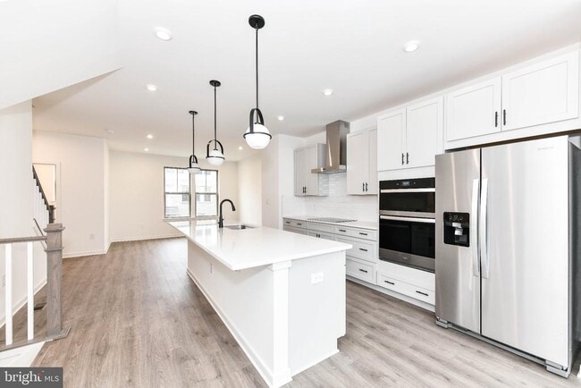 Building Photo - 43796 Mystic Maroon Ter