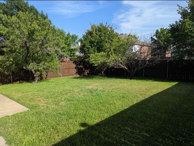 Building Photo - 1413 McClure Dr
