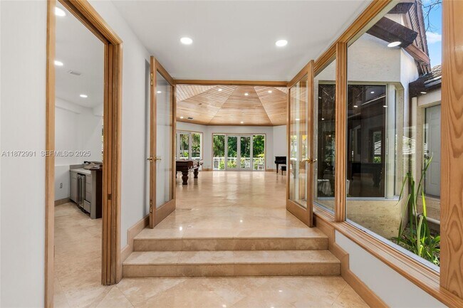 Building Photo - 6190 SW 102nd St