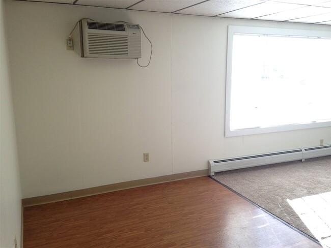 Building Photo - 3961 Brown Ave