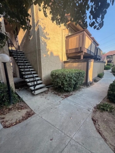 Building Photo - 1550 Ashlan Ave