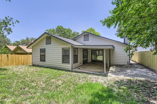 Building Photo - Ready for Move In!