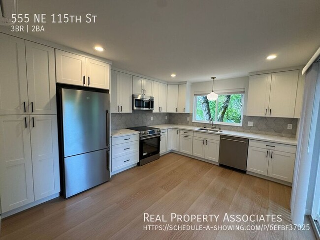 Building Photo - 555 NE 115th St
