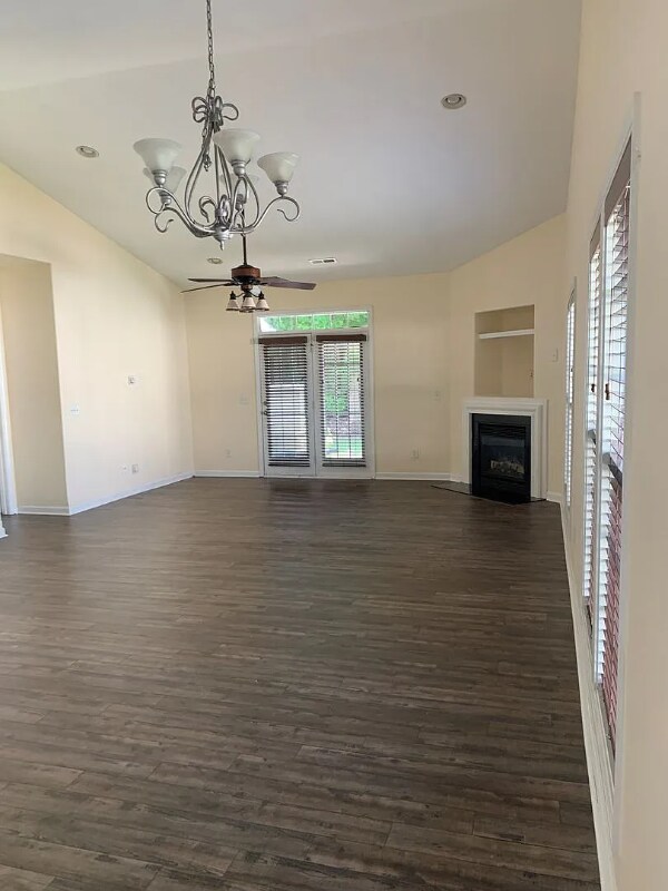 Building Photo - 5922 Fox Ridge Ln